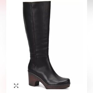 NWOT sz 9 1/2 B.O.C. / Born boots never worn